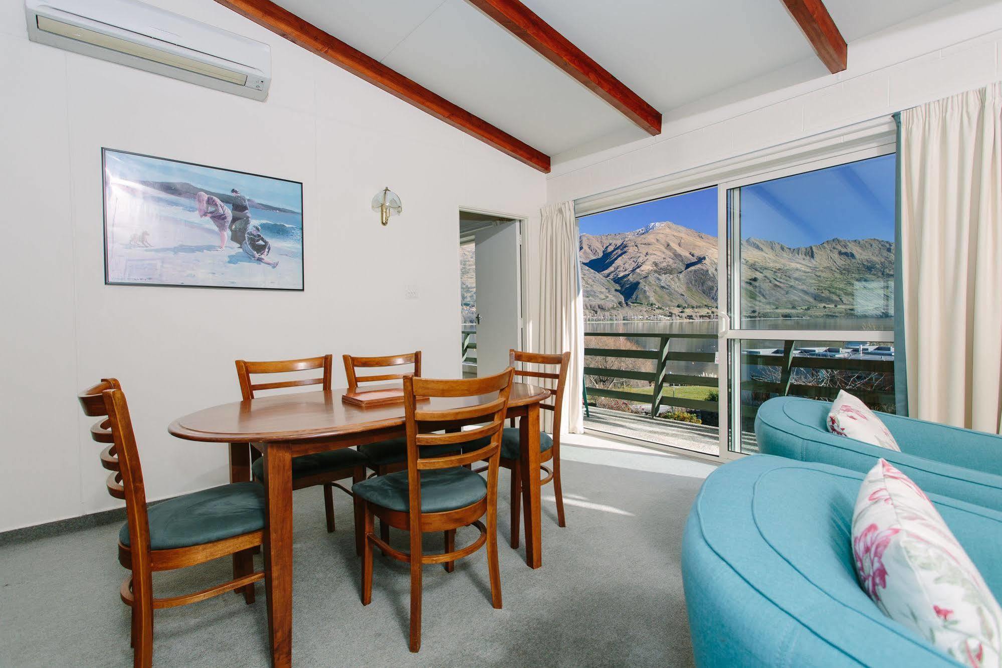Panorama Court Aparthotel Wanaka Exterior photo