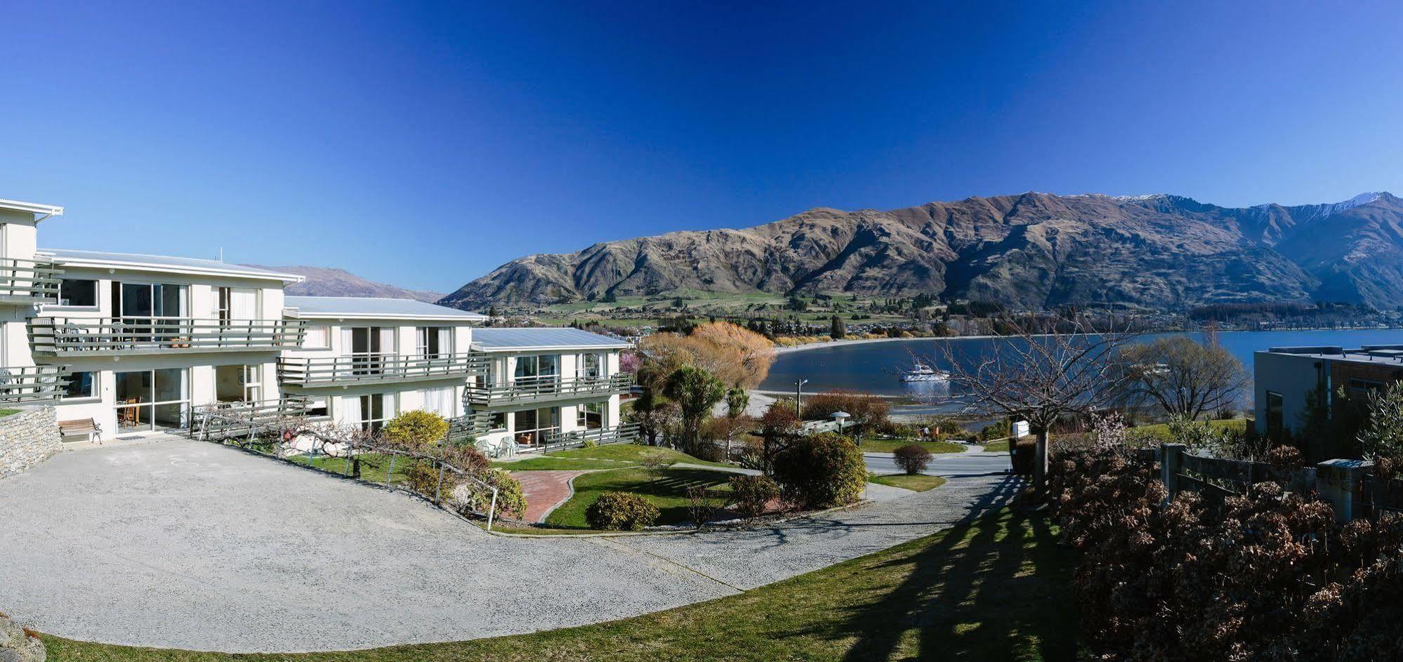 Panorama Court Aparthotel Wanaka Exterior photo